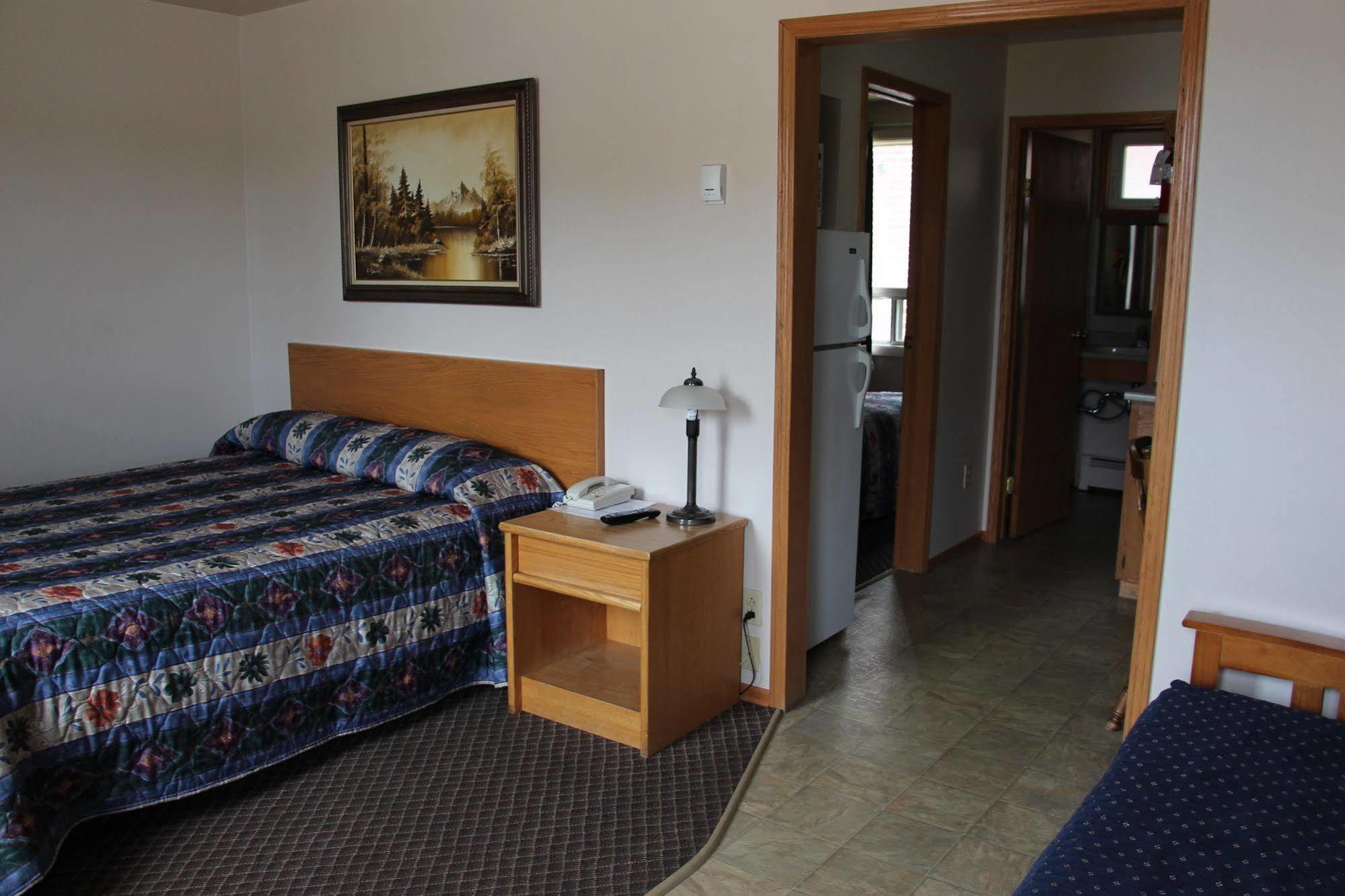 ת'אנדר ביי Lakehead Motel מראה חיצוני תמונה