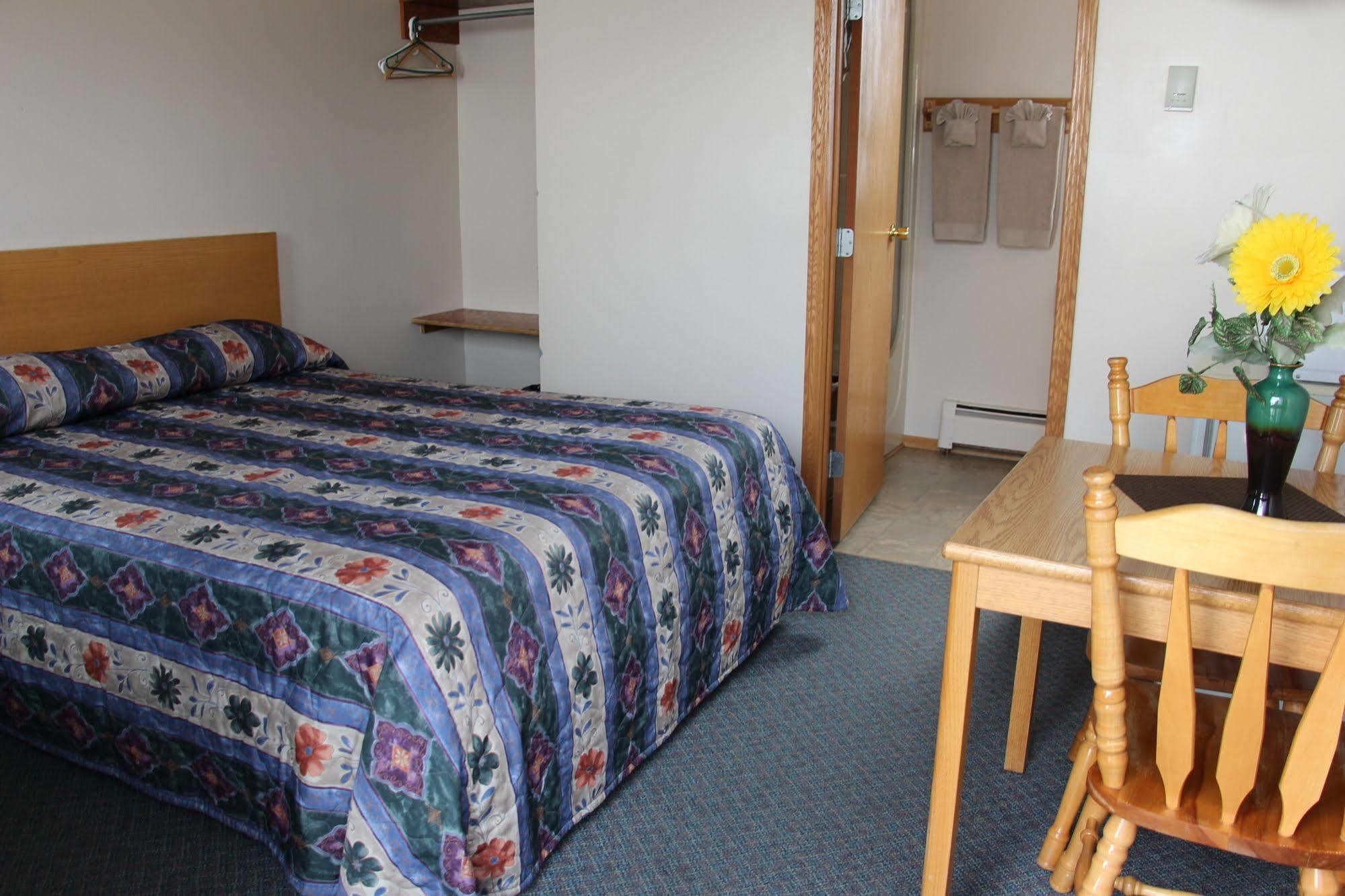 ת'אנדר ביי Lakehead Motel מראה חיצוני תמונה