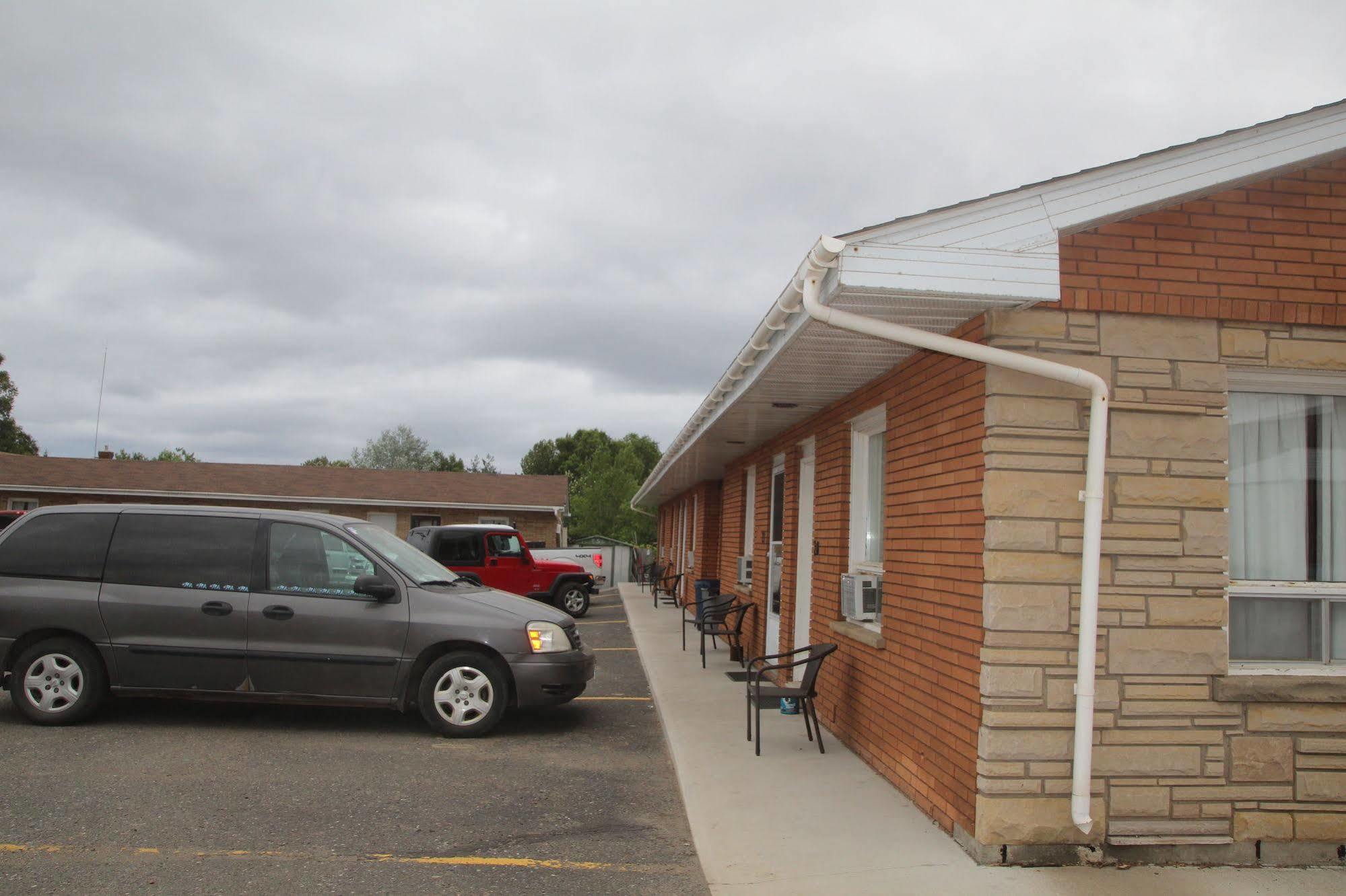 ת'אנדר ביי Lakehead Motel מראה חיצוני תמונה