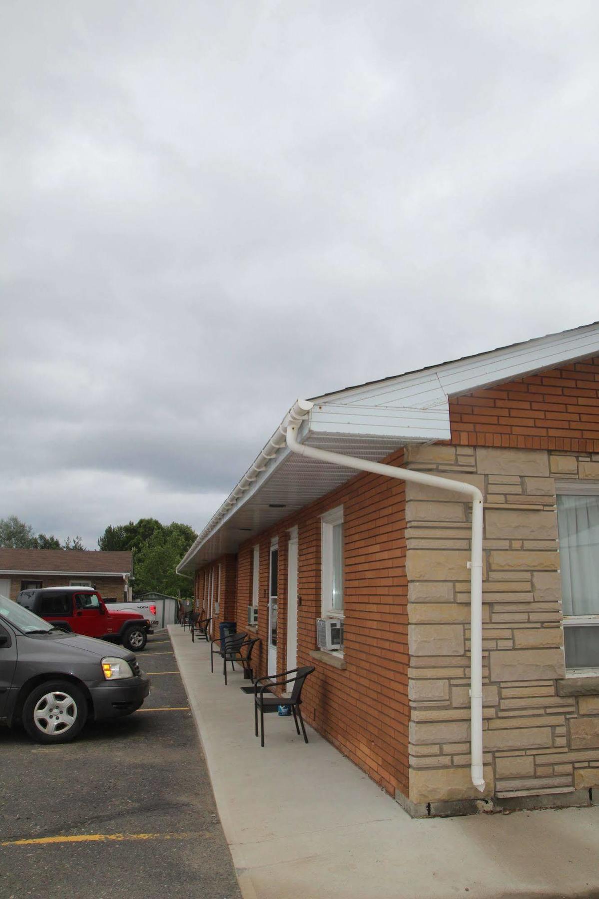 ת'אנדר ביי Lakehead Motel מראה חיצוני תמונה