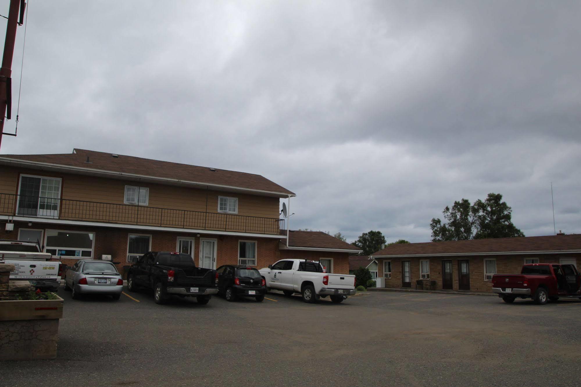 ת'אנדר ביי Lakehead Motel מראה חיצוני תמונה